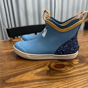Xtratuf Children's Blue and Navy Whale Pattern Boots